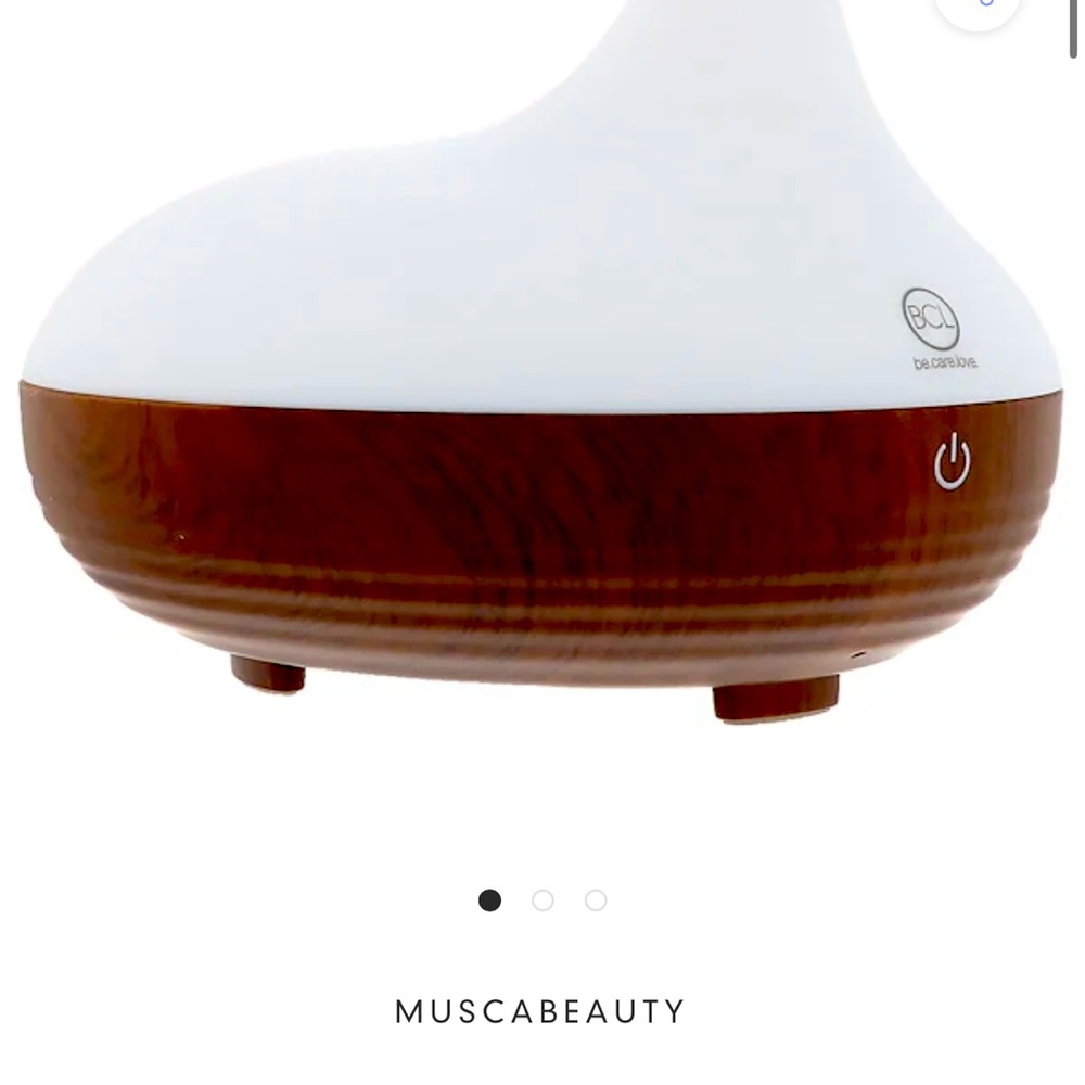 BCL - be.care.love - ULTRASONIC MIST DIFFUSER -
For use with essential oils .